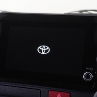 6985 9型ハイエース スーパーGL  2WD 2,800CC ディーゼル車 4ナンバー 2/5人乗りのサムネイル