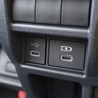 6784【新型】ハイエース DX  2WD 2,800cc (ディーゼル) 6人乗車 8kmのサムネイル