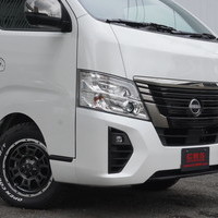 7035　令和5年式　キャラバン　GRANDプレミアムGX　2400cc　ディーゼル車　5人乗りのサムネイル