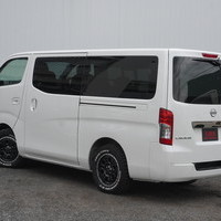 7035　令和5年式　キャラバン　GRANDプレミアムGX　2400cc　ディーゼル車　5人乗りのサムネイル