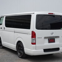 7105　令和2年式　ハイエース　スーパーGL　ダークプライムⅡ　2WD　2800cc　ディーゼル車　5人乗り　8.0万kmのサムネイル
