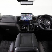 6011 令和8年式 登録済未使用車 日産 キャラバン GRANDプレミアム GX  2WD 2,400cc(ディーゼル車) 2/5人乗車 50km 車検:令和10年3月29日のサムネイル