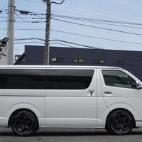 7105　令和2年式　ハイエース　スーパーGL　ダークプライムⅡ　2WD　2800cc　ディーゼル車　5人乗り　8.0万kmのサムネイル