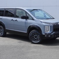 6452　【新車登録済み未使用車】改良後モデル 令和8年式 三菱 デリカD5 P 4WD 2,200㏄ ディーゼル車 走行距離21キロ 車検令和11年4月のサムネイル