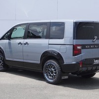 6452　【新車登録済み未使用車】改良後モデル 令和8年式 三菱 デリカD5 P 4WD 2,200㏄ ディーゼル車 走行距離21キロ 車検令和11年4月のサムネイル