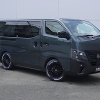 5813 登録済み未使用車 令和7年式 キャラバン プレミアムGX Outdoor Black Edition 2WD 2,400㏄（ディーゼル）2/5人乗車 10㎞のサムネイル
