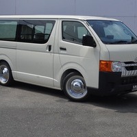 6356 【内装架装車クラシックギアDX】令和8年式 ハイエースバン DX 2WD 2,000㏄ ガソリン車 走行17キロのサムネイル