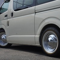 6356 【内装架装車クラシックギアDX】令和8年式 ハイエースバン DX 2WD 2,000㏄ ガソリン車 走行17キロのサムネイル