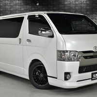 7067 令和1年式 ハイエース スーパーGL ダークプライムⅡ  2WD 2,800cc (ディーゼル車)  2/5人乗車 7.8万kmのサムネイル