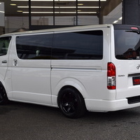 6103　令和7年式ハイエースバン DARK PRIME S 2WD 2,800cc(ディーゼル車) 2/5人乗車 9kmのサムネイル