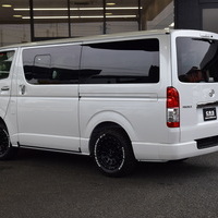 6702　9型ハイエースバン DARK PRIME Ⅱ 2,800cc(ディーゼル車) 2/5人乗車のサムネイル