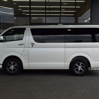 7086　令和3年式 ハイエースバン DARK PRIME Ⅱ 2WD 2,000cc(ガソリン車) 2/5人乗車 6.5万kmのサムネイル