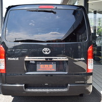 7087　平成28年式 ハイエースバン DARK PRIME 2WD 2,000cc(ガソリン車) 2/5人乗車 10.5万kmのサムネイル