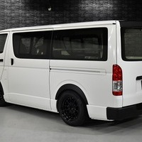 6807 9型ハイエース DX  2WD 2,800CC ディーゼル車 4ナンバー 3/6人乗りのサムネイル