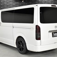 7067 令和1年式 ハイエース スーパーGL ダークプライムⅡ  2WD 2,800cc (ディーゼル車)  2/5人乗車 7.8万kmのサムネイル