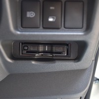 6365.令和8年式 ハイエースバン DX 2WD 2,000cc ガソリン車 走行10キロ 新車未登録のサムネイル