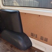 6355.令和8年式 ハイエースバン DX 2WD 2,000cc ガソリン車 走行8キロ 新車未登録のサムネイル