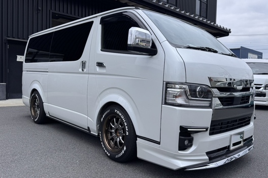 【CRS横浜店】　ハイエース9型　内外装定番カスタムサムネイル
