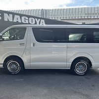 6920.令和8年式 9型ハイエースバン スーパーGL 2WD 2,800cc ディーゼル車 走行7キロ 新車未登録のサムネイル
