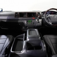 7114 令和1年式 ハイエース 特別仕様車 スーパーGL 50TH ANNIVERSARY LIMITED 2WD 2,800cc (ディーゼル車）4.6万kmのサムネイル
