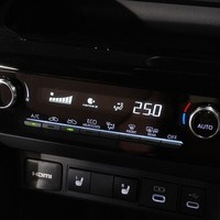 6250 ヤリスクロスHEV Z  ADVENTURE　マイナーチェンジ前車両 2WD 1,500CC ハイブリッド車 3ナンバー 5人乗りのサムネイル