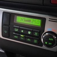 7076 令和6年式 ハイエース スーパーGL  4WD 2,800cc (ディーゼル車)  2/5人乗車 1.2万kmのサムネイル