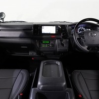 7092 令和3年式 ハイエース スーパーGL ダークプライムⅡ  2WD 2,800cc (ディーゼル車)  2/5人乗車 6.3万kmのサムネイル
