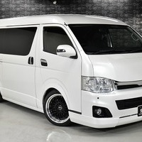 7057 平成24年式 ハイエース スーパーGL  2WD 3,000cc (ディーゼル車)  2/5人乗車 11万kmのサムネイル