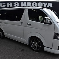 6921.令和8年式 9型ハイエースバン スーパーGL 2WD 2,800cc ディーゼル車 走行7キロ 新車未登録のサムネイル