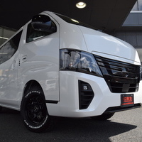 6017　登録済未使用車 令和8年式キャラバン グランドプレミアムGX 4WD 2,400cc (ディーゼル車) 5人乗車のサムネイル