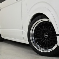7057 平成24年式 ハイエース スーパーGL  2WD 3,000cc (ディーゼル車)  2/5人乗車 11万kmのサムネイル