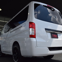 6017　登録済未使用車 令和8年式キャラバン グランドプレミアムGX 4WD 2,400cc (ディーゼル車) 5人乗車のサムネイル