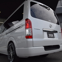 6926　9型ハイエースバン DARK PRIMEⅡ ガソリン車 2WD 2,000cc 2/5人乗りのサムネイル