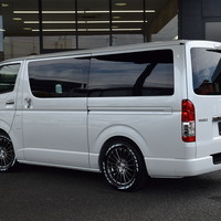 6926　9型ハイエースバン DARK PRIMEⅡ ガソリン車 2WD 2,000cc 2/5人乗りのサムネイル