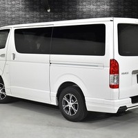 7099 令和7年式 ハイエース スーパーGL ダークプライムS  4WD 2,800cc (ディーゼル車)  2/5人乗車 0.7万km 車検:令和9年9月9日のサムネイル