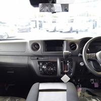6017　登録済未使用車 令和8年式キャラバン グランドプレミアムGX 4WD 2,400cc (ディーゼル車) 5人乗車のサムネイル