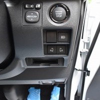 6921.令和8年式 9型ハイエースバン スーパーGL 2WD 2,800cc ディーゼル車 走行7キロ 新車未登録のサムネイル