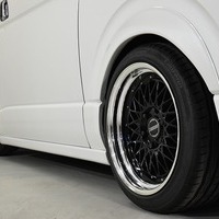 7057 平成24年式 ハイエース スーパーGL  2WD 3,000cc (ディーゼル車)  2/5人乗車 11万kmのサムネイル