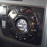 6017　登録済未使用車 令和8年式キャラバン グランドプレミアムGX 4WD 2,400cc (ディーゼル車) 5人乗車のサムネイル