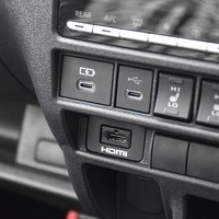 6921.令和8年式 9型ハイエースバン スーパーGL 2WD 2,800cc ディーゼル車 走行7キロ 新車未登録のサムネイル
