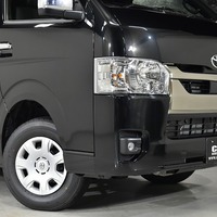 7168 令和8年式 ハイエース スーパーGL ダークプライムⅡ  4WD 2,800cc (ディーゼル車)  2/5人乗車 30km 車検:令和10年4月29日のサムネイル