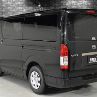 7168 令和8年式 ハイエース スーパーGL ダークプライムⅡ  4WD 2,800cc (ディーゼル車)  2/5人乗車 30km 車検:令和10年4月29日のサムネイル