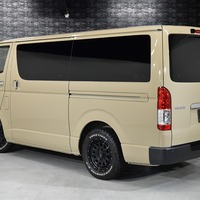 7127 令和6年式 ハイエース スーパーGL  2WD 2,800cc (ディーゼル車)  2/5人乗車 2.5万km 車検:令和9年5月19日のサムネイル