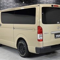 7127 令和6年式 ハイエース スーパーGL  2WD 2,800cc (ディーゼル車)  2/5人乗車 2.5万km 車検:令和9年5月19日のサムネイル