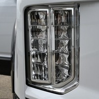 6453　【新車登録済み未使用車】改良後モデル 令和8年式 三菱 デリカD5 G-Power Package 8人 4WD 2,200㏄ ディーゼル車 走行距離14キロ 車検令和11年3月のサムネイル