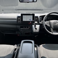 6920.令和8年式 9型ハイエースバン スーパーGL 2WD 2,800cc ディーゼル車 走行7キロ 新車未登録のサムネイル
