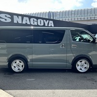 6993.令和8年式 9型ハイエースバン スーパーGL 2WD 2,800cc ディーゼル車 走行5キロ 新車未登録のサムネイル