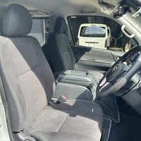6993.令和8年式 9型ハイエースバン スーパーGL 2WD 2,800cc ディーゼル車 走行5キロ 新車未登録のサムネイル