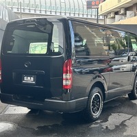 6813.令和8年式 ハイエースバン DX 2WD 2,800cc ディーゼル車 走行5キロ 新車未登録のサムネイル