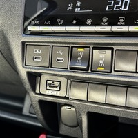 7019.令和8年式 9型ハイエースバン スーパーGL 2WD 2,800cc ディーゼル車 走行4キロ 新車未登録のサムネイル